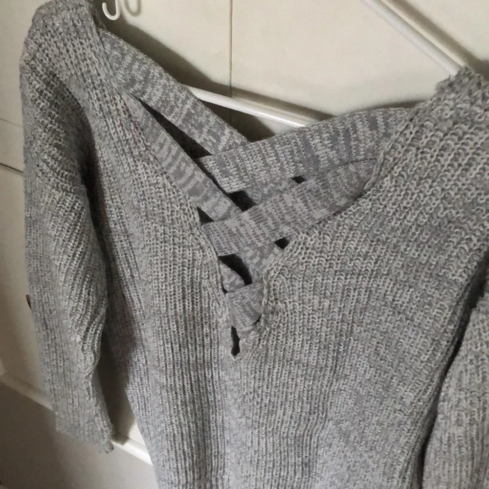 2/$25!‎ ⭐️ Nordstrom Poof Excellence Cross-Back Sweater - Picture 5 of 7